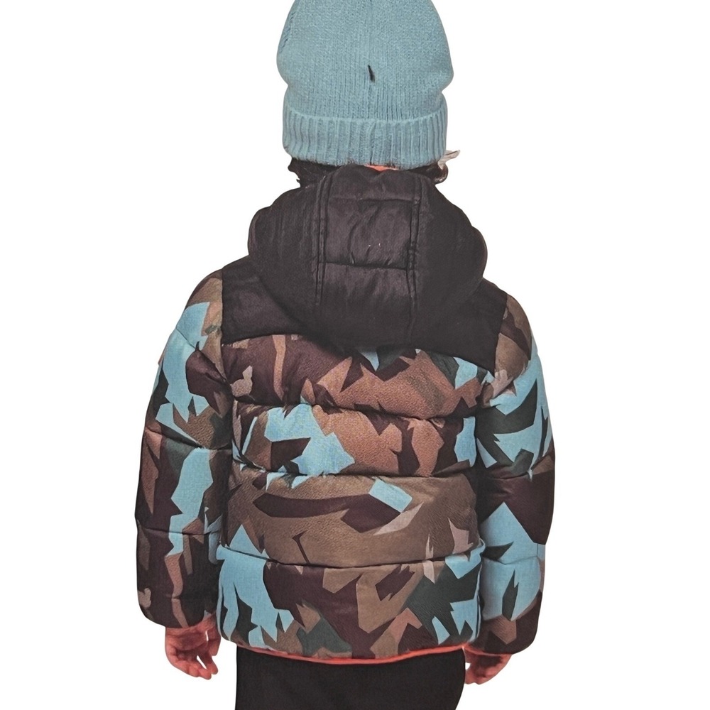 NWT 4T Snozu Kids Camo Puffer Jacket Fleece Lined W/ 2 zippers and Hat Set - Picture 2 of 7